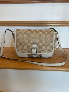COACH Hadley Tan/White Signature Small Crossbody Bag BARELY USED CONDITION!